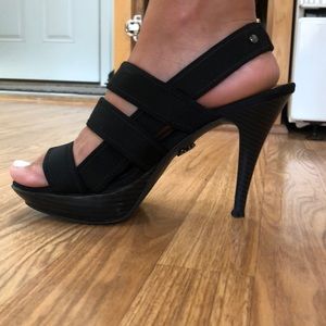Black Platform Pumps